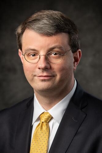 Roger Hanshaw portrait